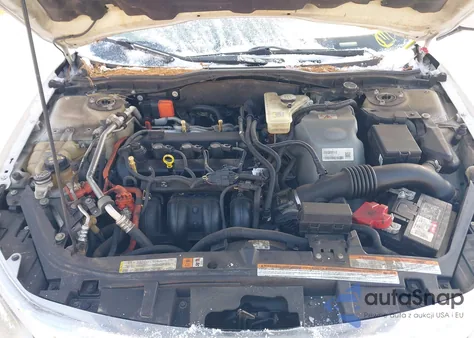 2010 Ford Fusion Hybrid from USA, damaged, VIN 3FADP0L32AR166921